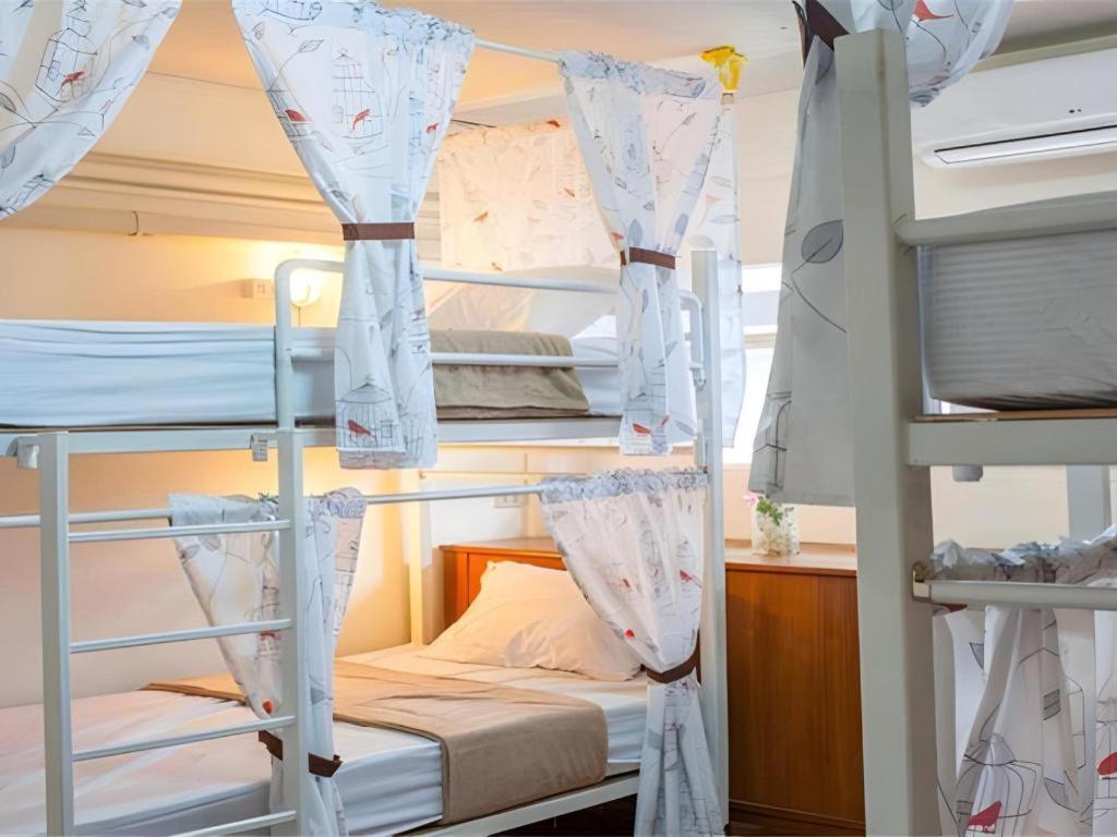 Kamin Bird Hostel Bangkok Buitenkant foto