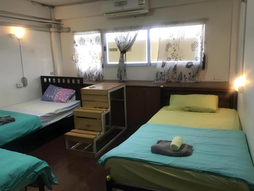 Kamin Bird Hostel Bangkok Buitenkant foto