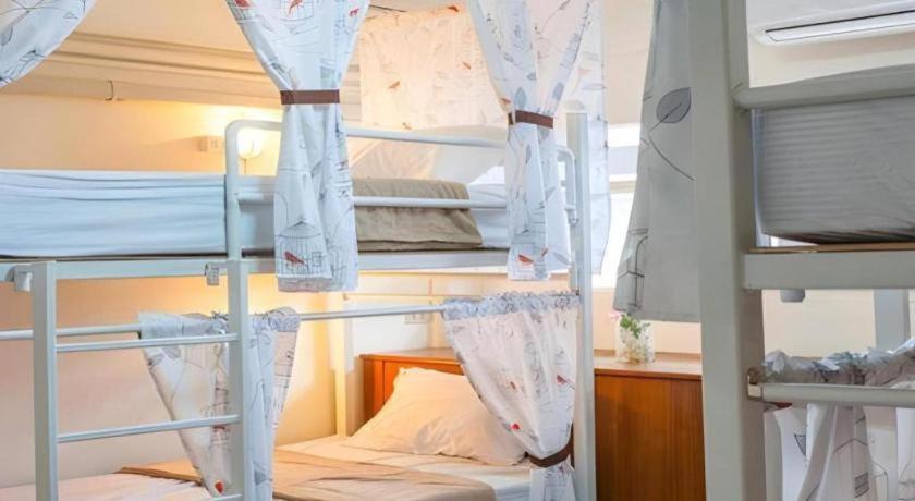 Kamin Bird Hostel Bangkok Buitenkant foto